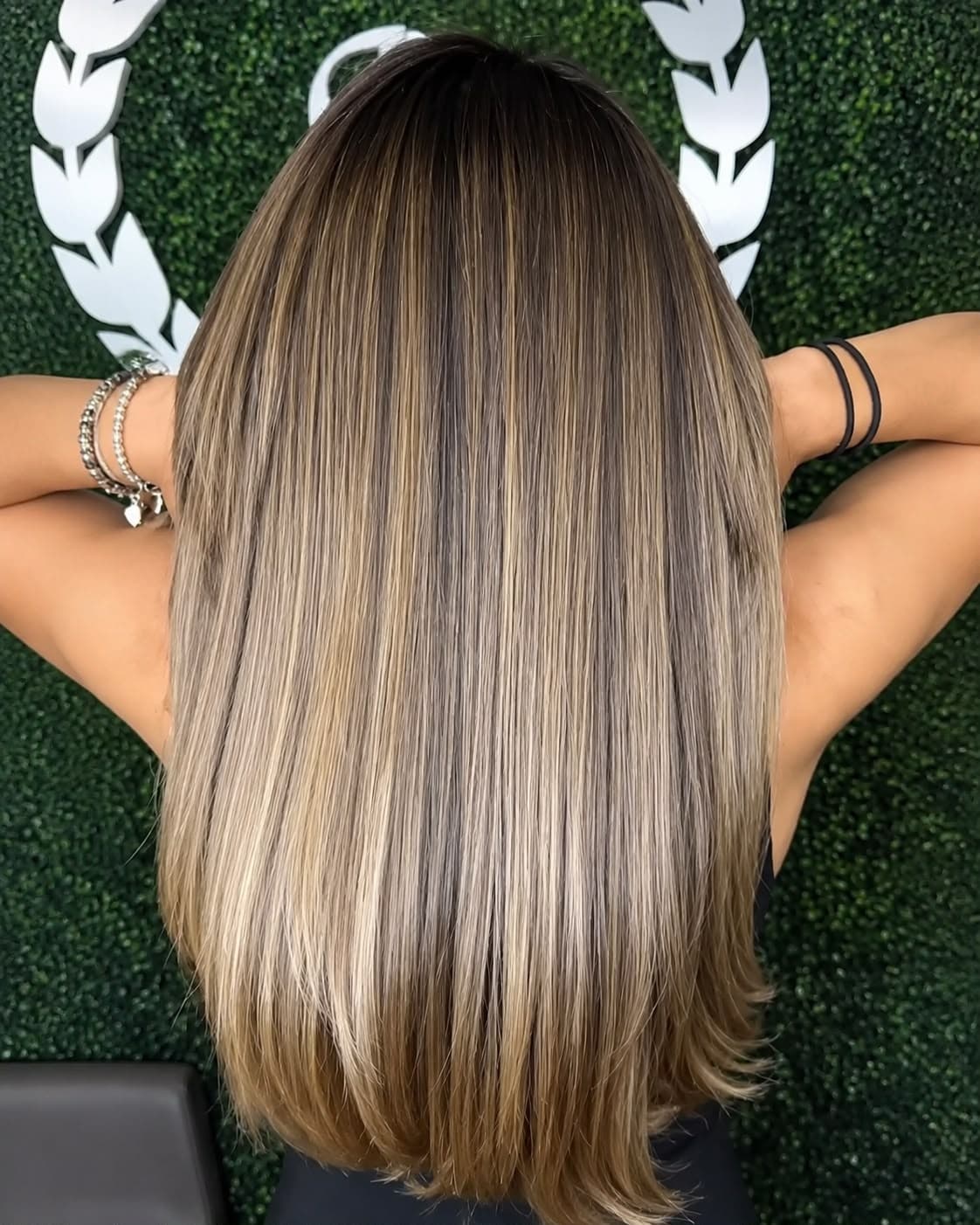 Balayage rubio en cabello liso